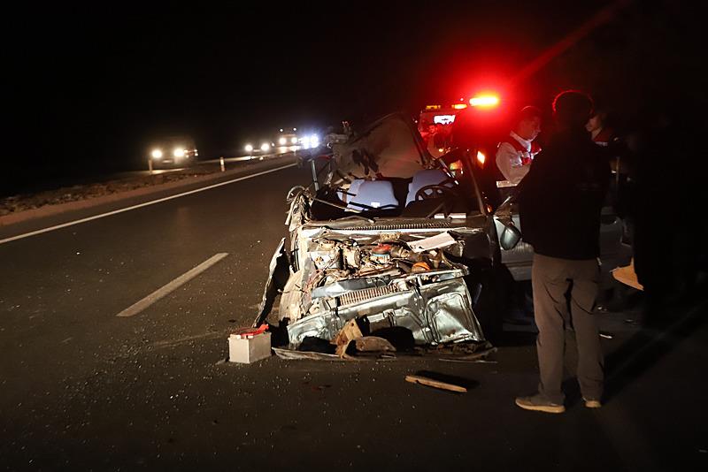 Denizli'de otomobilin traktörün römorküne çarptığı kazada 1 kişi hayatını kaybetti