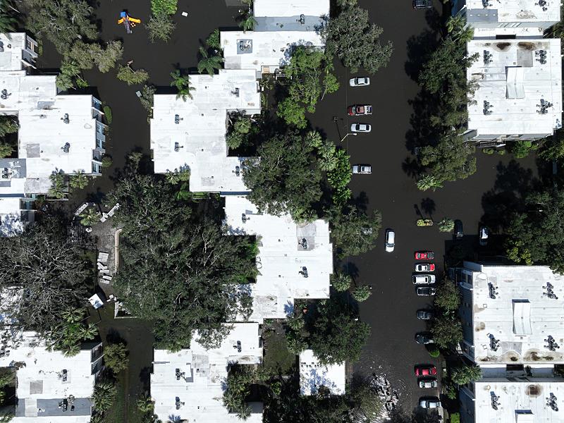 ABD'nin Florida eyaletindeki Siesta Key bölgesinde 3 kategorisiyle karaya vuran Milton Kasırgası, 3 milyonu aşkın kişiyi elektriksiz bıraktı, AA