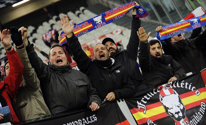 Atletico Madrid taraftarları Benfica deplasmanında takımlarını nazi selamı ile destekledi. [X]