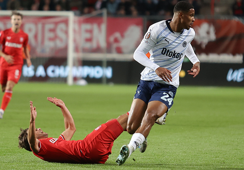 Jayden Oosterwolde bu sezon istediği süreyi alamadı. [AA]