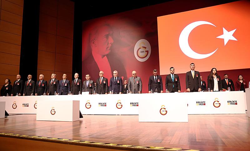 Galatasaray'da başkan Dursun Özbek ve yönetimi ibra edildi (İHA)