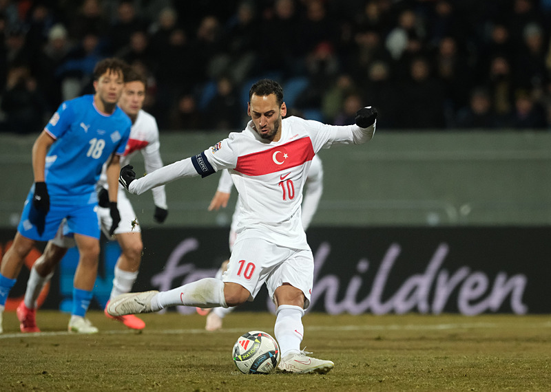 Hakan Çalhanoğlu 1 penaltıdan faydalanamadı [AA]