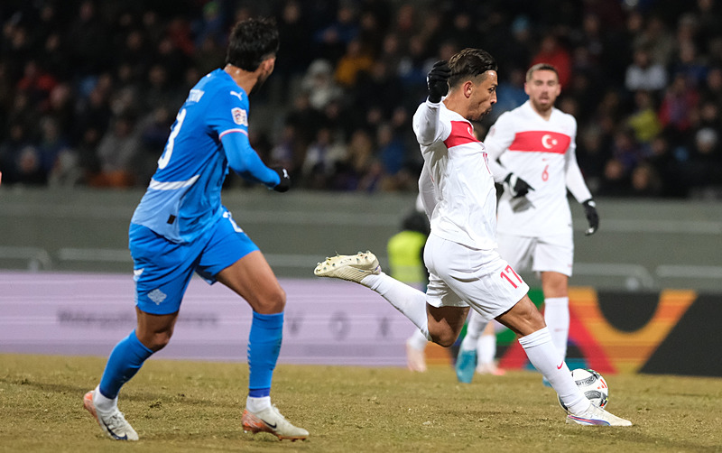 İrfan Can Kahveci attığı harika golle yine görevini yaptı. [AA]