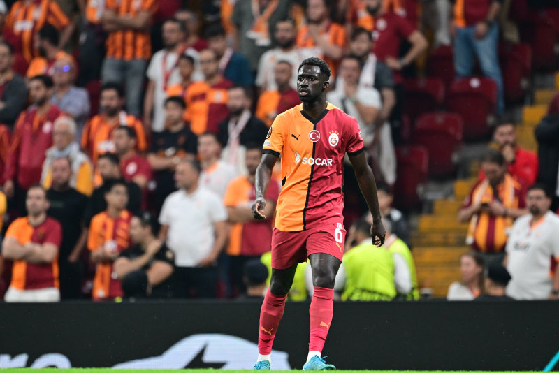 Davinson Sanchez, Galatasaray'ın vazgeçilmezleri arasında yer alıyor. (AA)