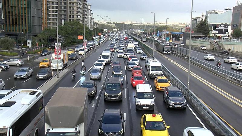 İstanbul'da sağanak sonrası trafikte aksamalar yaşandı (AA)