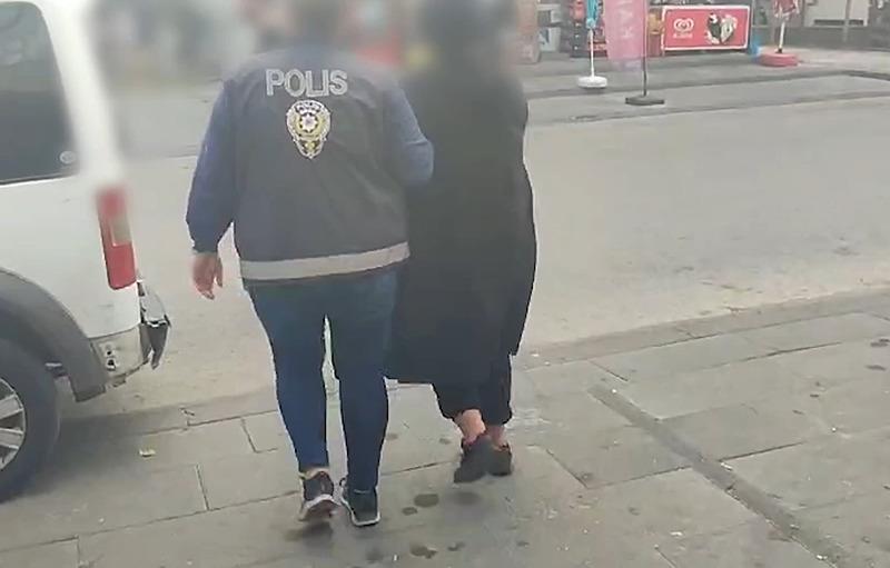 Kayseri'de 17 yıl hapisle aranan hükümlü, gardıropta yakalandı (DHA)