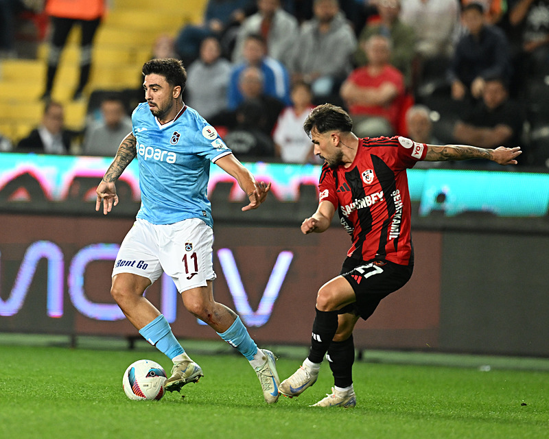 Ozan Tufan yaşadığı sakatlık sonrasında formasından uzak kalmıştı (AA)