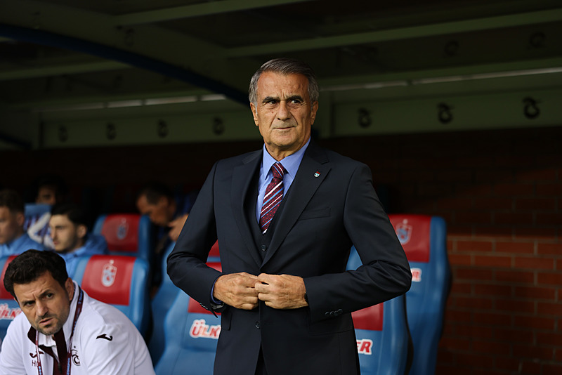 Trabzonspor Teknik Direktörü Şenol Güneş, imza attığı günden bu yana yenilgi yüzü görmedi. [İHA]