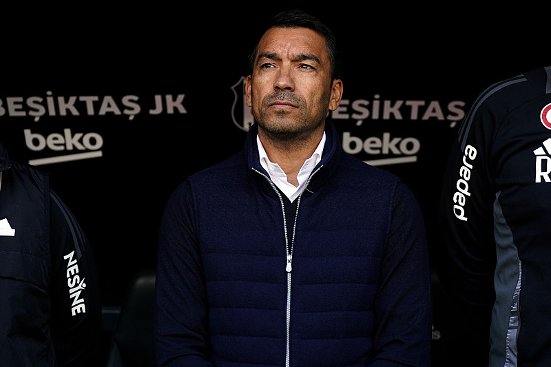 Giovanni van Bronckhorst 2 değişiklikle Konyaspor maçına çıktı (İHA)