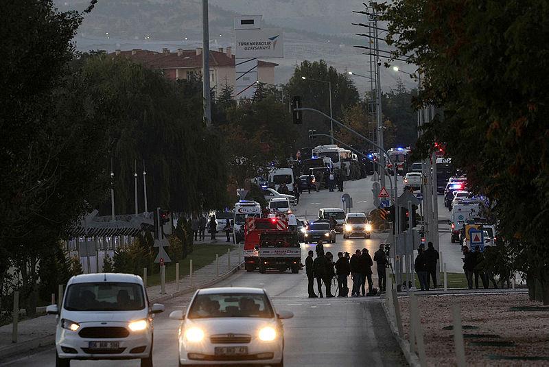 TUSAŞ'a yönelik düzenlenen terör saldırısının ardından bölgeden gelen fotoğraf. (Fotoğraf: Takvim.com.tr)