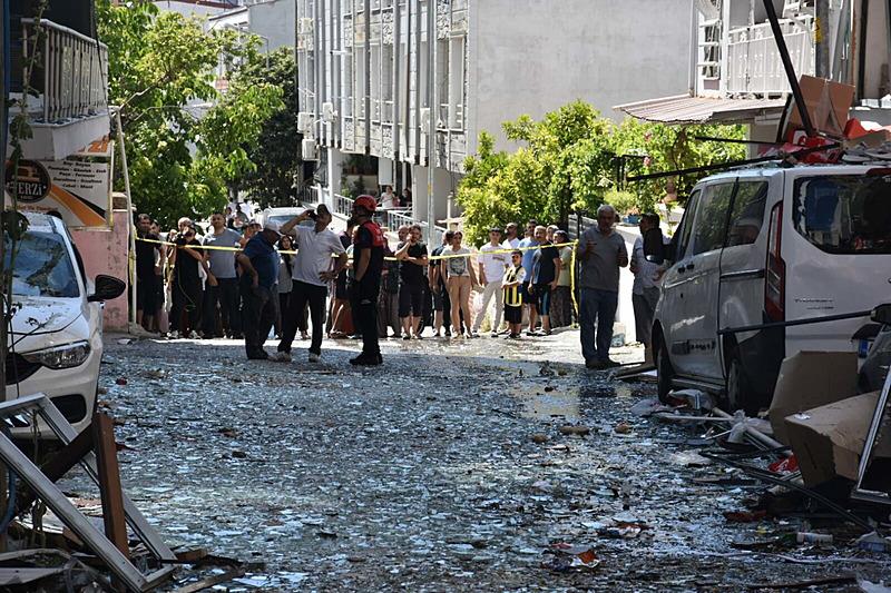 İzmir'de 5 kişinin öldüğü patlamaya ait görüntüler. (DHA)