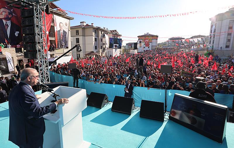 Başkan Erdoğan Hatay'da deprem konutlarını teslim etti (AA)