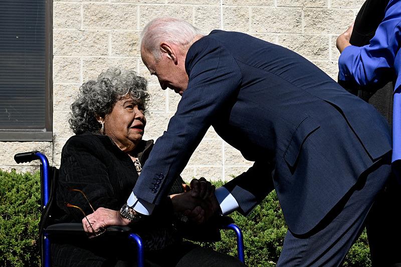 ABD Başkanı Biden, başkanlık seçimleri için erken oy kullandı (REUTERS)