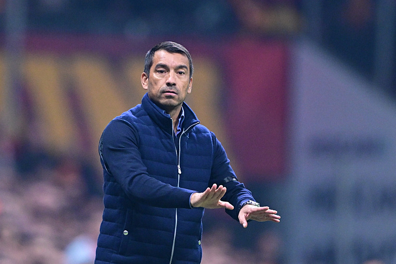 Giovanni van Bronckhorst ligde ilk yenilgisini aldı (AA)