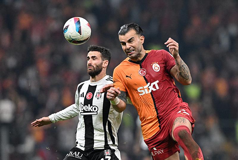 Galatasaray evinde Beşiktaş'ı 2-1 mağlup etti (AA)