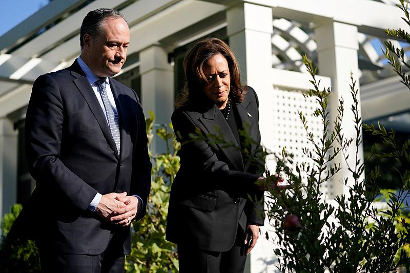 Kamala Harris ve eşi Doug Emhoff, Takvim Fotoğraf Arşivi