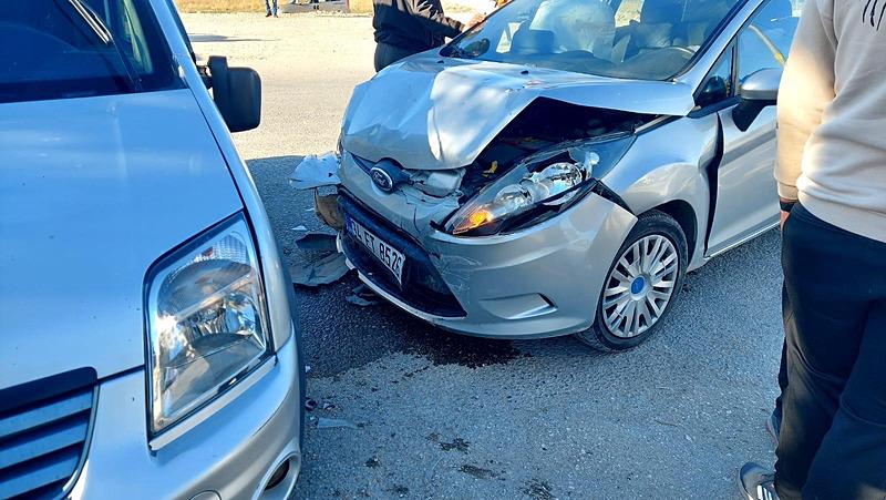 Adıyaman'da meydana gelen trafik kazasında 2 kişi yaralandı