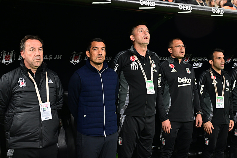 Giovanni van Bronckhorst'tan mağlubiyet yorumu: İlk defa gördüm!-2