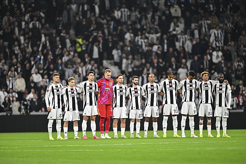 Beşiktaş Malmö maçı öncesinde saygı duruşunda bulunuldu (AA)