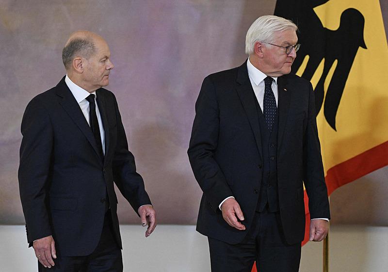 Scholz ve Steinmeier (Takvim.com.tr Fotoğraf Arşivi)