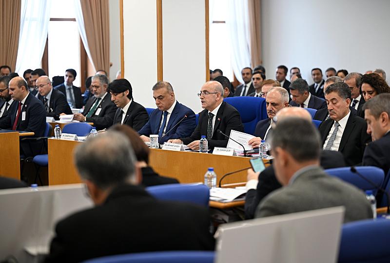 Hazine ve Maliye Bakanı Mehmet Şimşek bütçe komisyonunda sunum yaptı (Fotoğraf: AA)