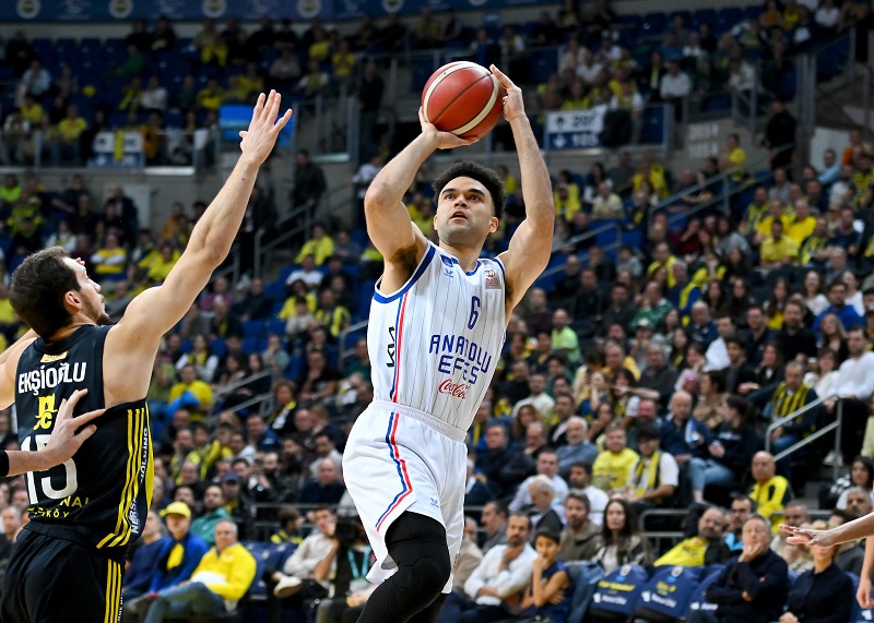 Fenerbahçe Beko ile Anadolu Efes karşı karşıya geldi (AA)