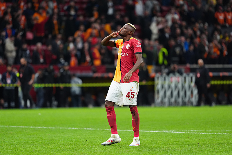 Victor Osimhen gündemden düşmüyor (AA)