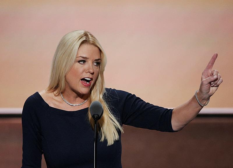 Donald Trump, eski kongre üyesi Matt Gaetz'in çekilmesinden saatler sonra, eski Florida başsavcısı Pam Bondi'yi bir sonraki ABD başsavcısı olarak aday göstermeyi planladığını duyurdu, Reuters