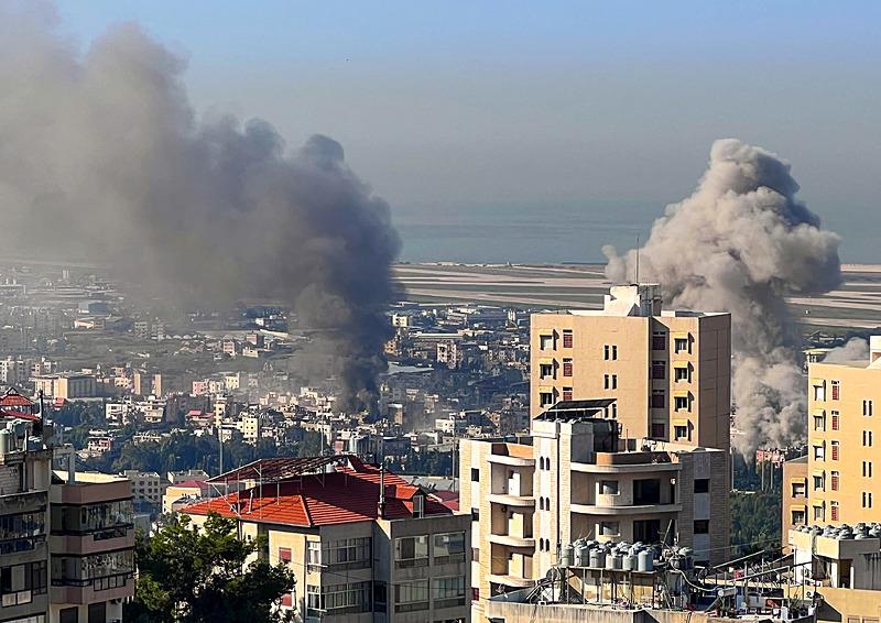 İsrail’in Beyrut’ta şehir merkezinde bir binaya düzenlediği hava saldırısında ilk belirlemelere göre, 4 kişi öldü ve 23 kişi ise yaralandı, Reuters