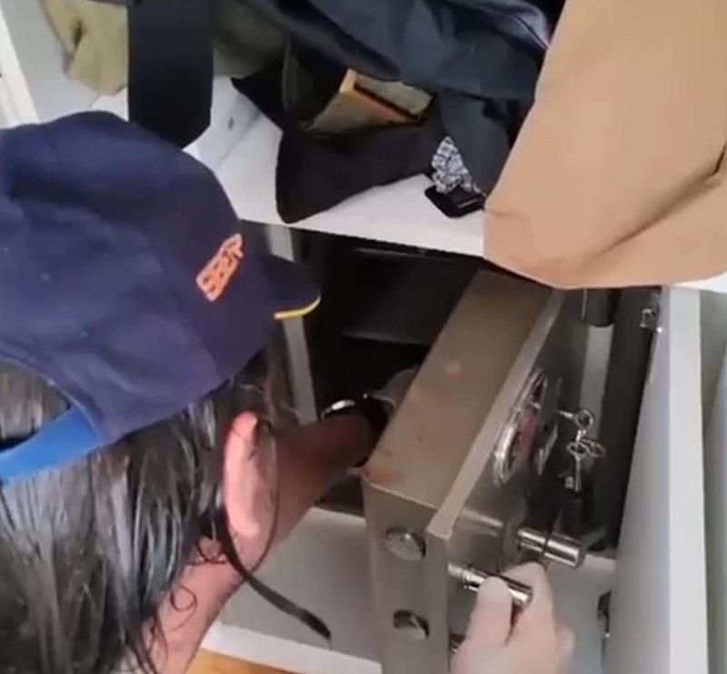 İzmir merkezli 5 ilde yapılan yasa dışı bahis operasyonunda 16 şüpheli gözaltına alındı (DHA)