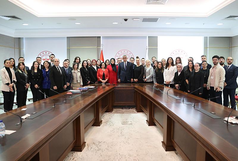 Sağlık Bakanı Memişoğlu, basın mensuplarıyla bir araya geldi (Fotoğraf: AA)