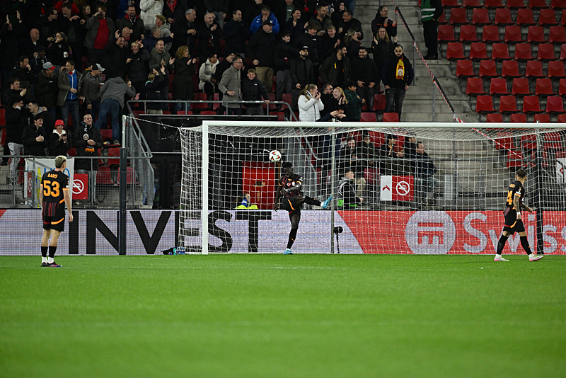 Galatasaray'da yenilen gol sonrası üzüntü yaşandı (AA)