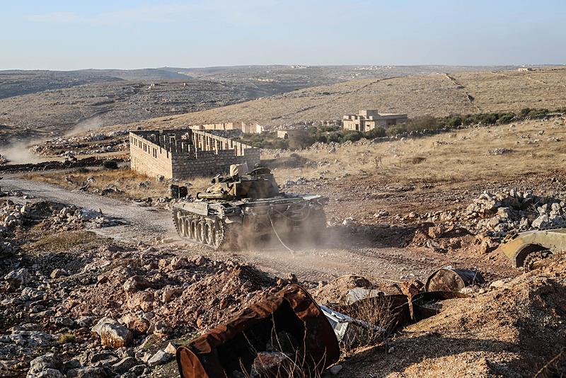 Esed rejimi ile rejim karşıtı gruplar arasında Halep kırsalında çatışma çıktı (Fotoğraf: AA)