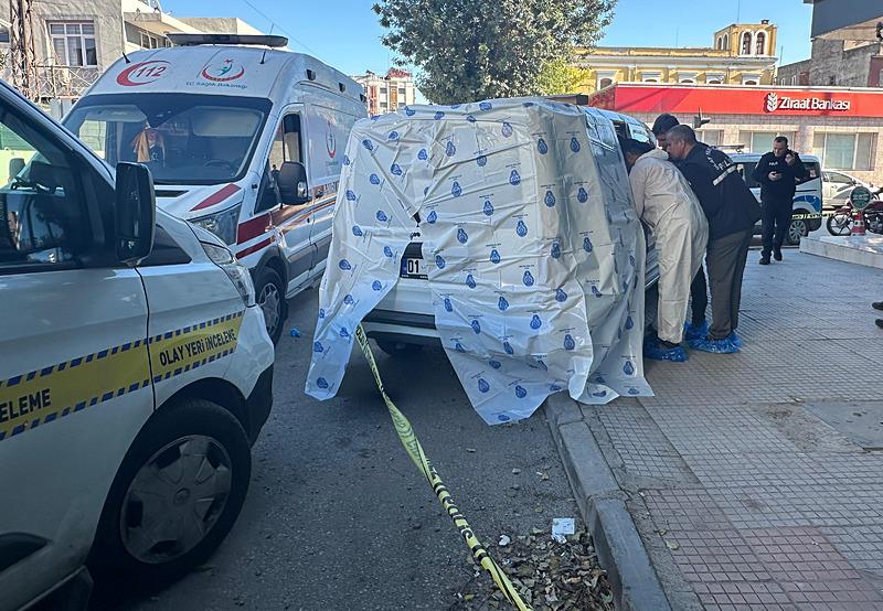 adanada-dehset-genc-kiz-baskasiyla-nisanlanan-eski-sevgilisini-oldurup-intihar-etti-1732969777201.jpeg Ebru Ayşe Beyaz eski sevgilisi Ramazan Arıcı'yı öldürüp intihar etti