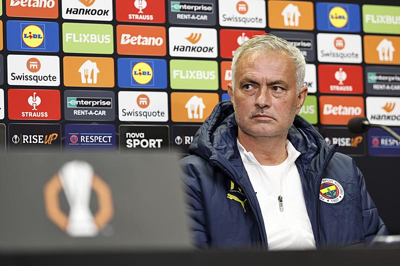 Jose Mourinho, ara transfer dönemine ilişkin konuştu. (AA)