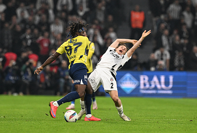 Jonas Svensson ve Allan Saint-Maximin (AA)