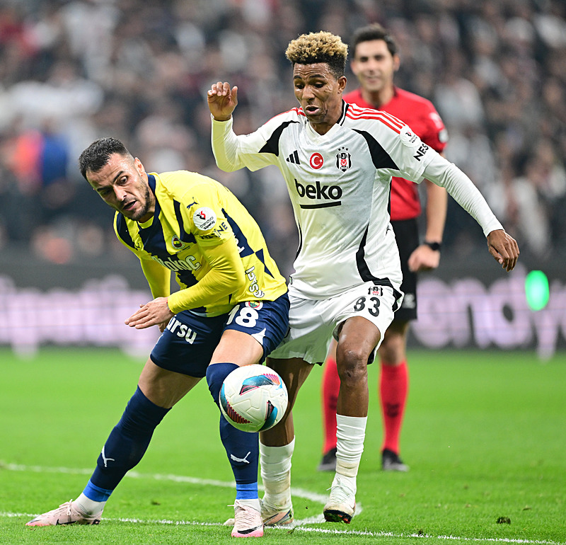 Gedson Fernandes ve Filip Kostic (AA)