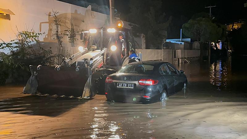 Muğla'nın Bodrum ilçesinde sağanak yağış etkili oldu (İHA) 