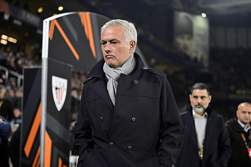 Jose Mourinho Samet Akaydin'i oynatmayacağını söyledi (AA)