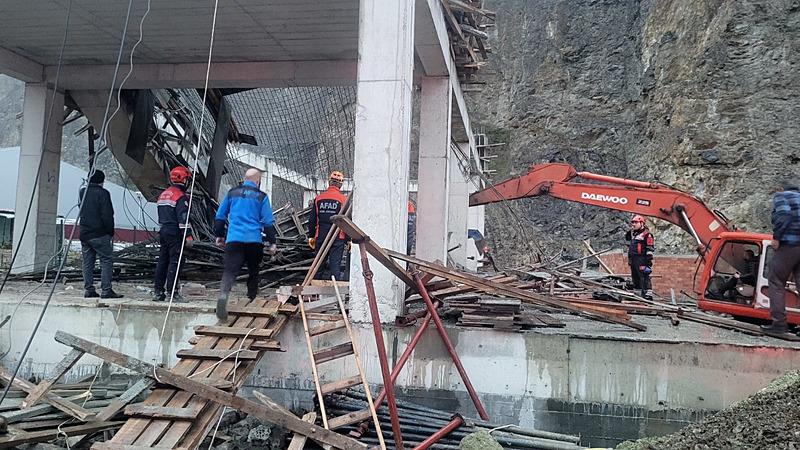 Trabzon'da inşaat halindeki bina çöktü! 1 işçi enkaz altında (DHA)