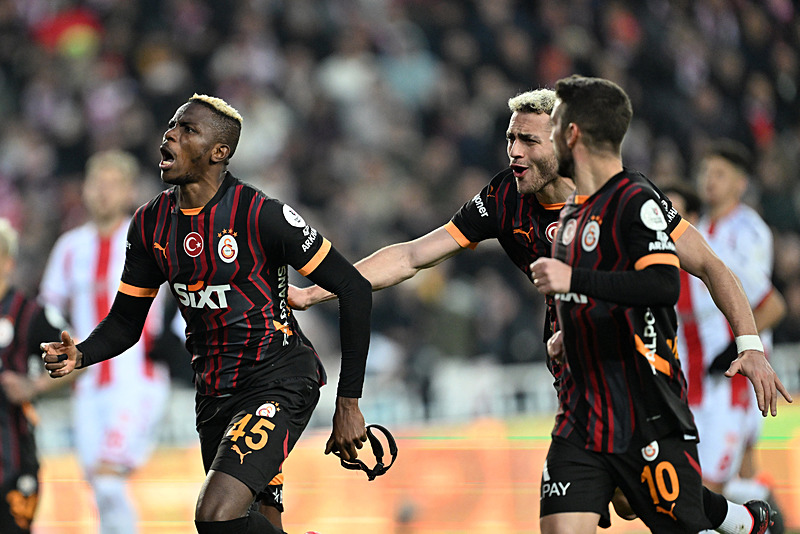 Galatasaray, Victor Osimhen'i 6 milyon Euro'luk maaşının ödenmesi karşılığında kiralamıştı (AA)