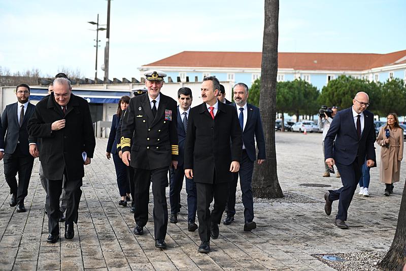 Türkiye, AB ve NATO üyesi bir ülkeye ilk kez askeri gemi ihracatına imza attı. (AA)