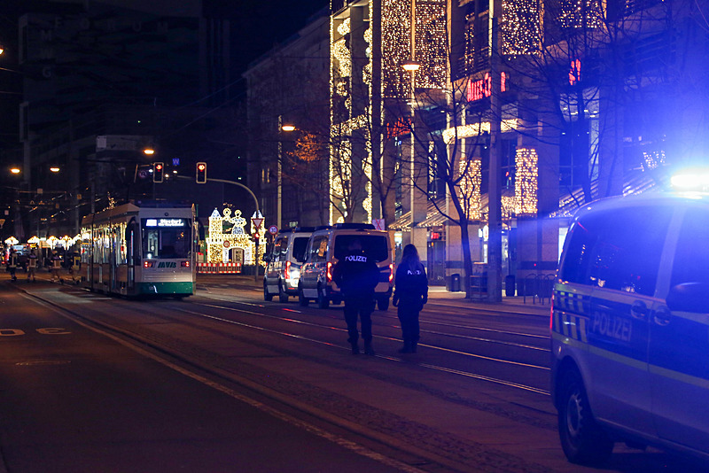 Magdeburg kentindeki bir Noel pazarına araçlı saldırı gerçekleştirildi. (AA)