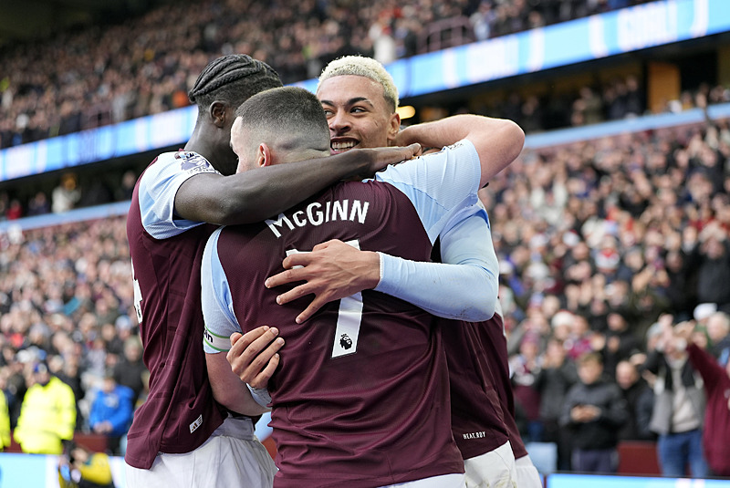 Aston Villa'nın gol sevinci (AFP)