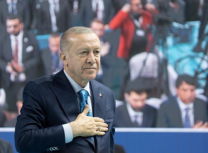 Başkan Erdoğan Suriyelilere mektup yazdı. Erdoğan mektubunda, ʺAziz Kardeşlerim, Türkiye ve Türk milleti, dün olduğu gibi bugün de, yarın da yanınızdadır.ʺ ifadelerine yer verdi.