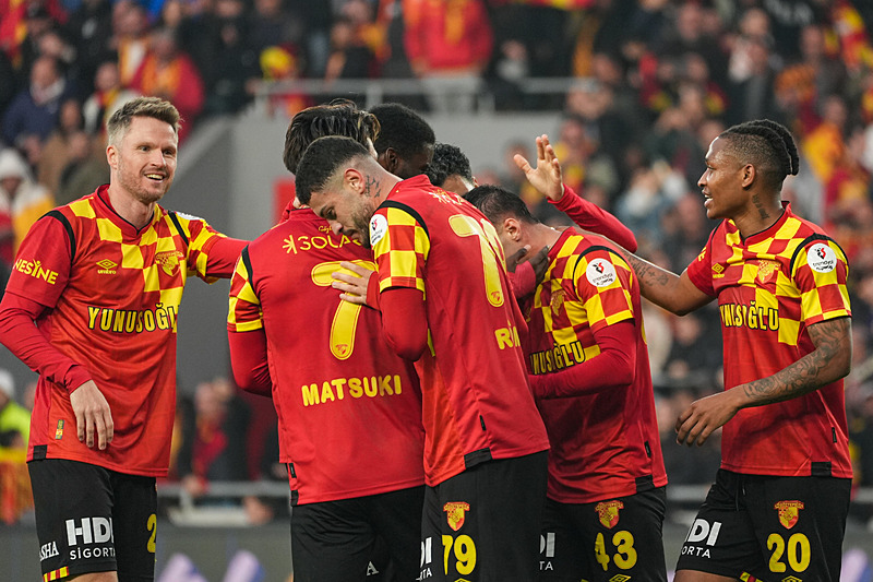 Göztepe evindeki maçlarda yenilgi almayan 3 takımdan biri (AA)