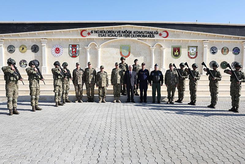 Bakan Güler, yurt içi ve sınır ötesindeki birlik komutanlarıyla videokonferans toplantısı yaptı (AA)