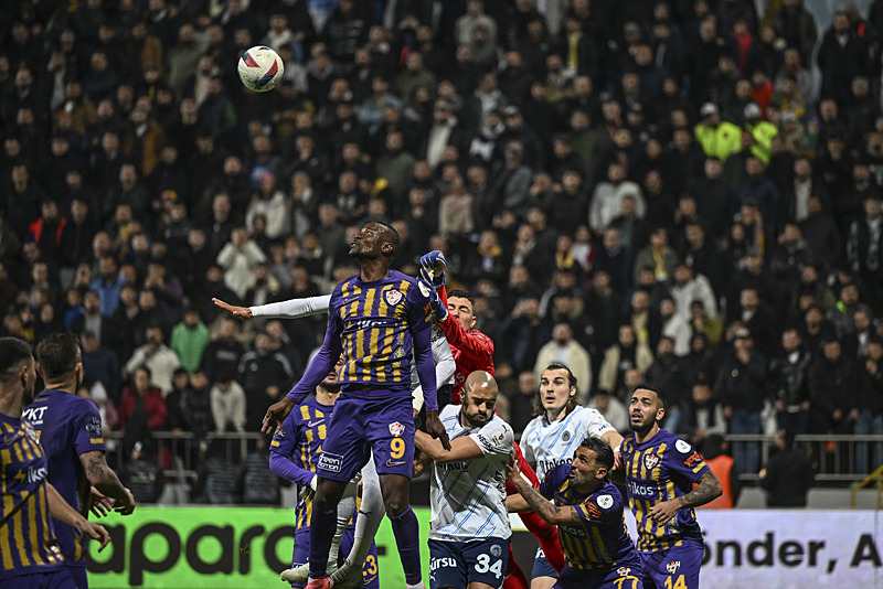 Eyüpspor Fenerbahçe ile 1-1 berabere kaldı (AA)