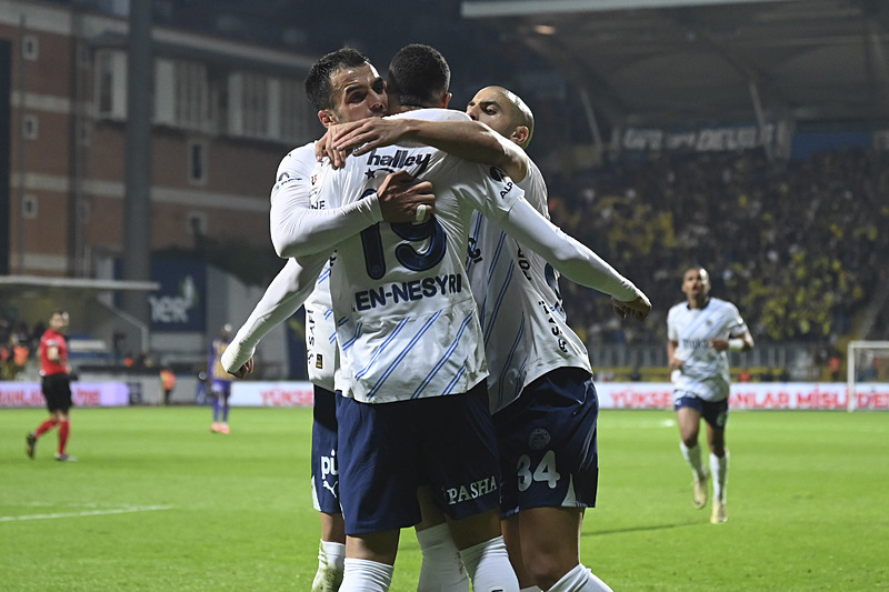 Fenerbahçe Eyüpspor ile 1-1 berabere kalarak 2 puan kaybetti (AA)