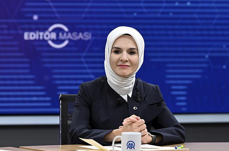Aile ve Sosyal Hizmetler Bakanı Mahinur Özdemir Göktaş, Anadolu Ajansı (AA) Editör Masası'na konuk oldu. (AA)